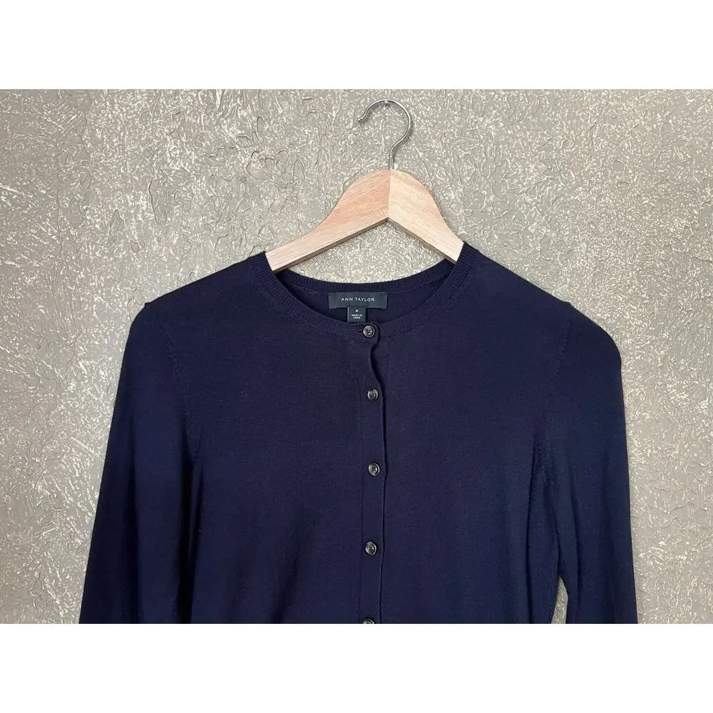 Ann Taylor Navy Blue Long Sleeve Button Front Cardigan Cotton Blend Size Medium - Picture 2 of 9